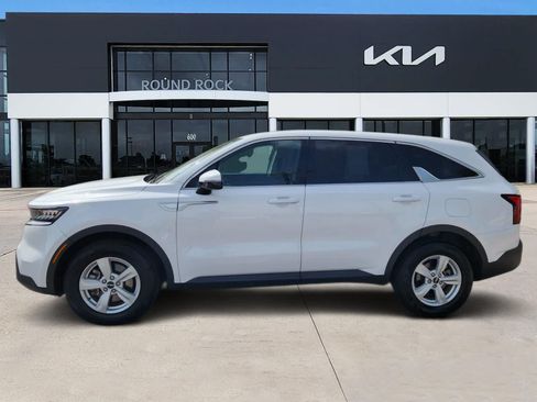Certified 2023 Kia Sorento LX FWD image 4