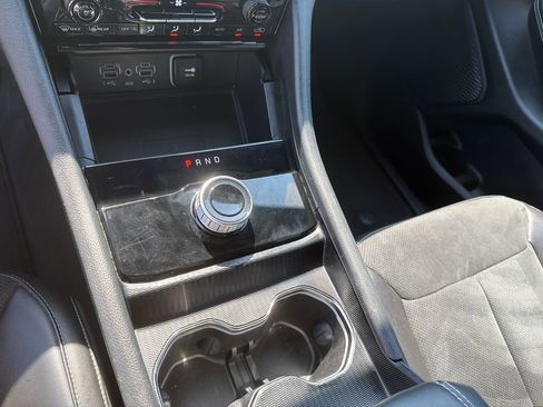 Used 2025 Jeep Grand Cherokee Altitude AWD/4WD image 32