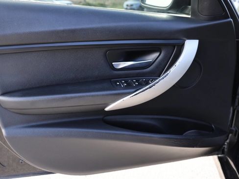 Used 2018 BMW 320i xDrive Sedan image 12