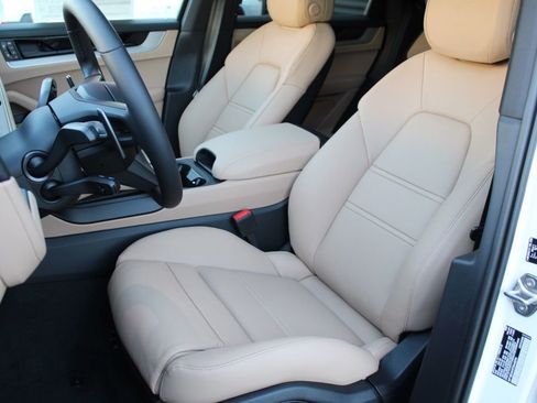 New 2026 Porsche Cayenne image 5