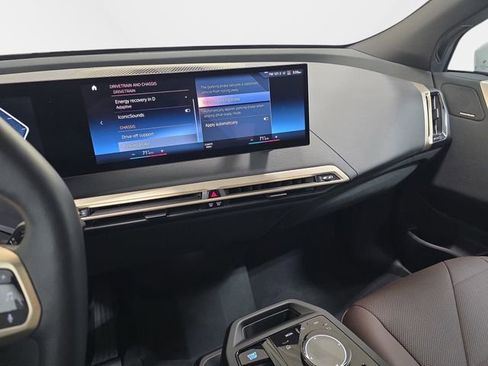 Used 2023 BMW iX xDrive50 w/ Convenience Package image 17