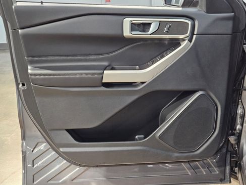 Used 2023 Ford Explorer XLT w/ Equipment Group 202A RWD image 20