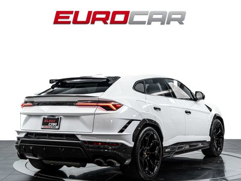 Used 2023 Lamborghini Urus Performante AWD/4WD image 5