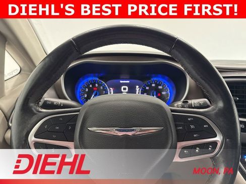 Used 2019 Chrysler Pacifica Touring-L w/ Advanced Safetytec Group FWD image 24