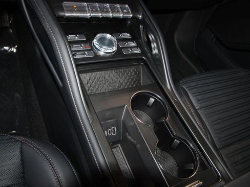 New 2026 Lincoln Nautilus Reserve image 16