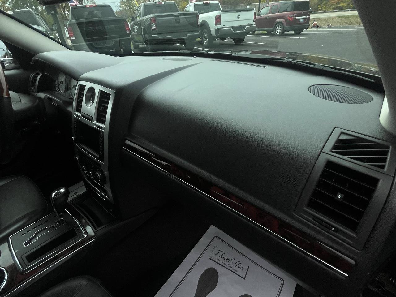 Used 2010 Chrysler 300 Limited RWD image 16