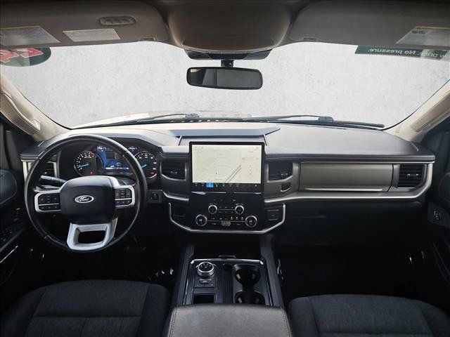 Used 2024 Ford Expedition XLT RWD image 18