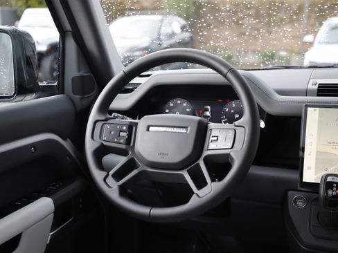 New 2026 Land Rover Defender 110 X-Dynamic SE image 19