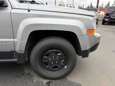 Used 2017 Jeep Patriot Sport image 9