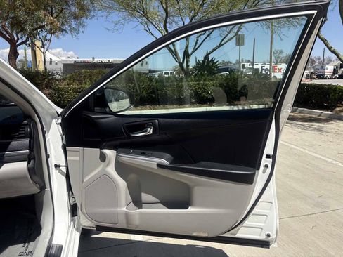 Used 2012 Toyota Camry LE FWD image 14