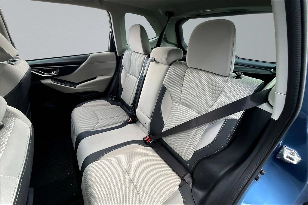 Used 2023 Subaru Forester Premium AWD/4WD image 22