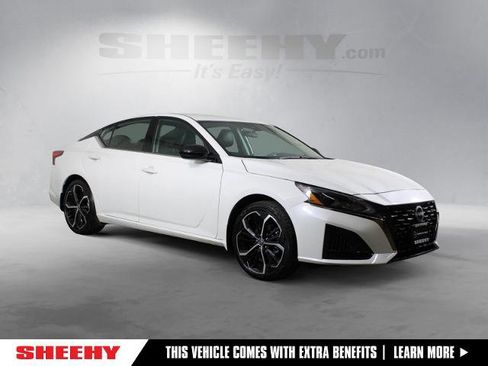 Certified 2025 Nissan Altima 2.5 SR image 1