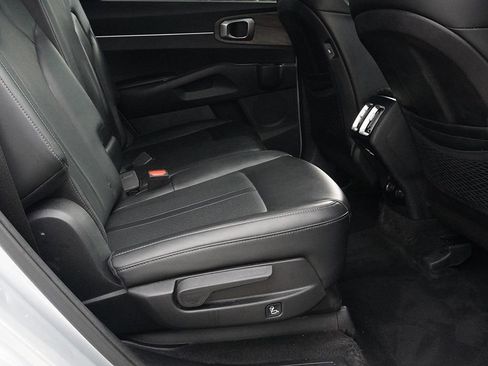 Used 2022 Kia Sorento S w/ Panoramic Sunroof Package AWD/4WD image 32