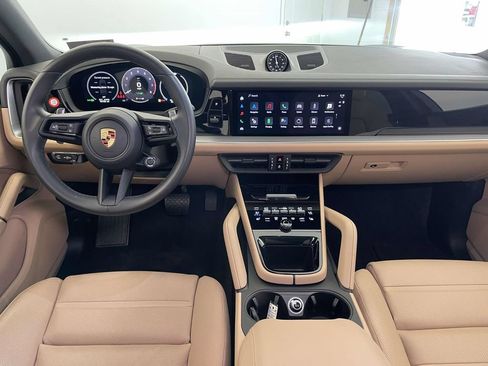 Certified 2024 Porsche Cayenne AWD/4WD image 25