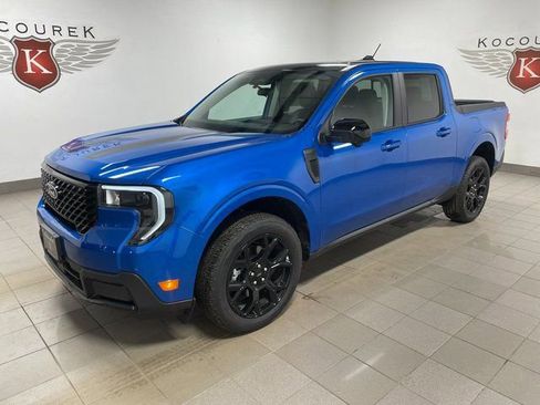 New 2025 Ford Maverick Lariat w/ Black Appearance Package image 3