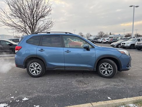 Used 2022 Subaru Forester Premium image 14