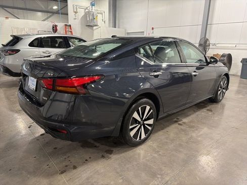 Used 2019 Nissan Altima 2.5 SV image 5