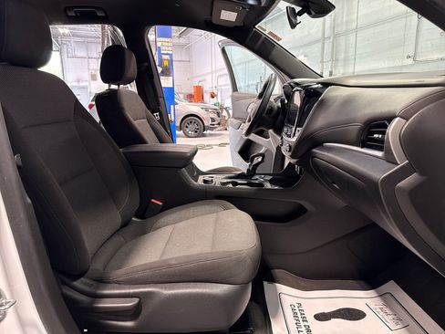 Used 2023 Chevrolet Traverse LT FWD image 33