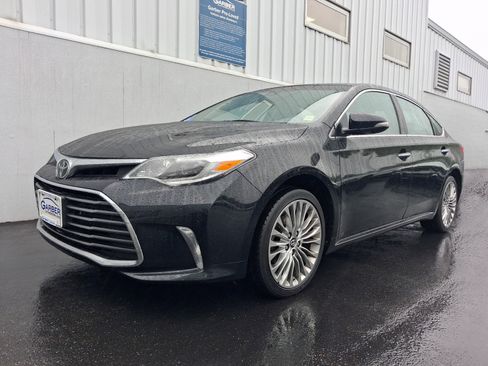 Used 2018 Toyota Avalon Limited w/ All Weather Liner Package FWD image 1