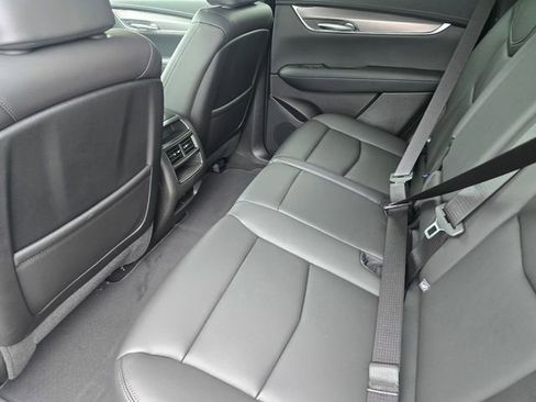 New 2026 Cadillac XT5 Luxury image 12
