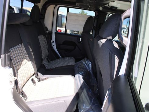 New 2026 Jeep Gladiator Mojave AWD/4WD image 10
