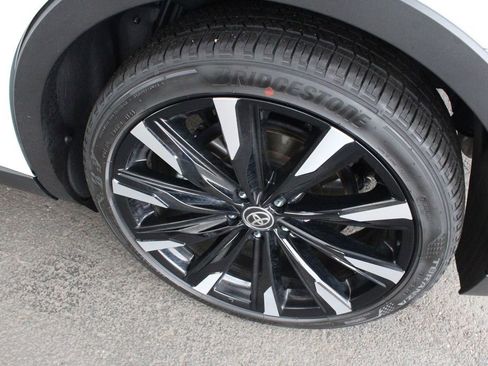 Certified 2025 Toyota Crown Platinum image 60