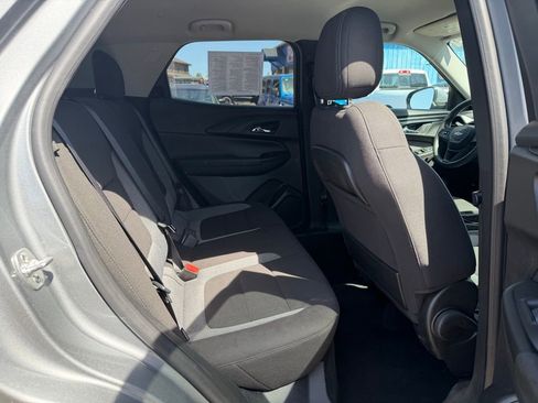 Used 2025 Chevrolet TrailBlazer LT AWD/4WD image 19