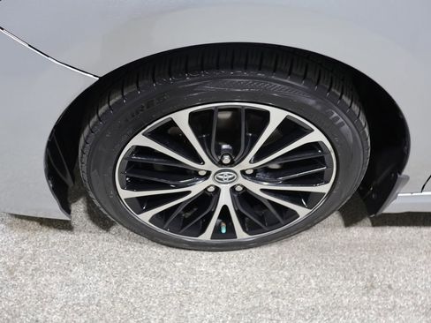 Used 2018 Toyota Camry SE w/ Audio Package FWD image 10