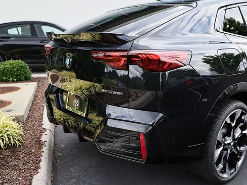 New 2026 BMW X2 xDrive28i w/ Technology Package AWD/4WD image 7