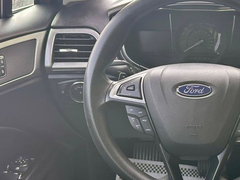 Used 2017 Ford Fusion SE w/ Fusion SE Technology Package FWD image 26