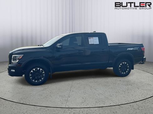 Used 2022 Nissan Titan PRO-4X w/ Pro-4x Convenience Package AWD/4WD image 3