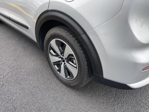 Used 2017 Kia Niro LX FWD image 4
