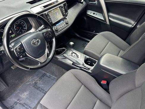 Used 2017 Toyota RAV4 XLE w/ Convenience Package AWD/4WD image 9
