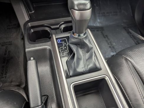 Used 2022 Toyota Tacoma Limited image 20