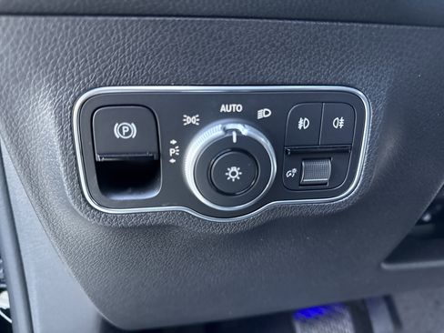 New 2026 Mercedes-Benz GLB 250 image 21