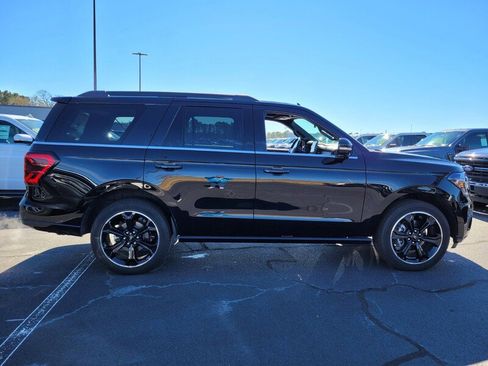 Used 2024 Ford Expedition Limited image 12