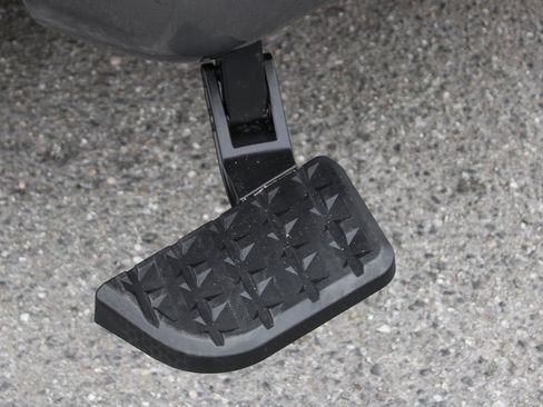 Used 2021 Nissan Titan SV w/ SV Convenience Package image 10