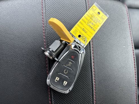 Used 2022 Chevrolet Traverse RS image 34