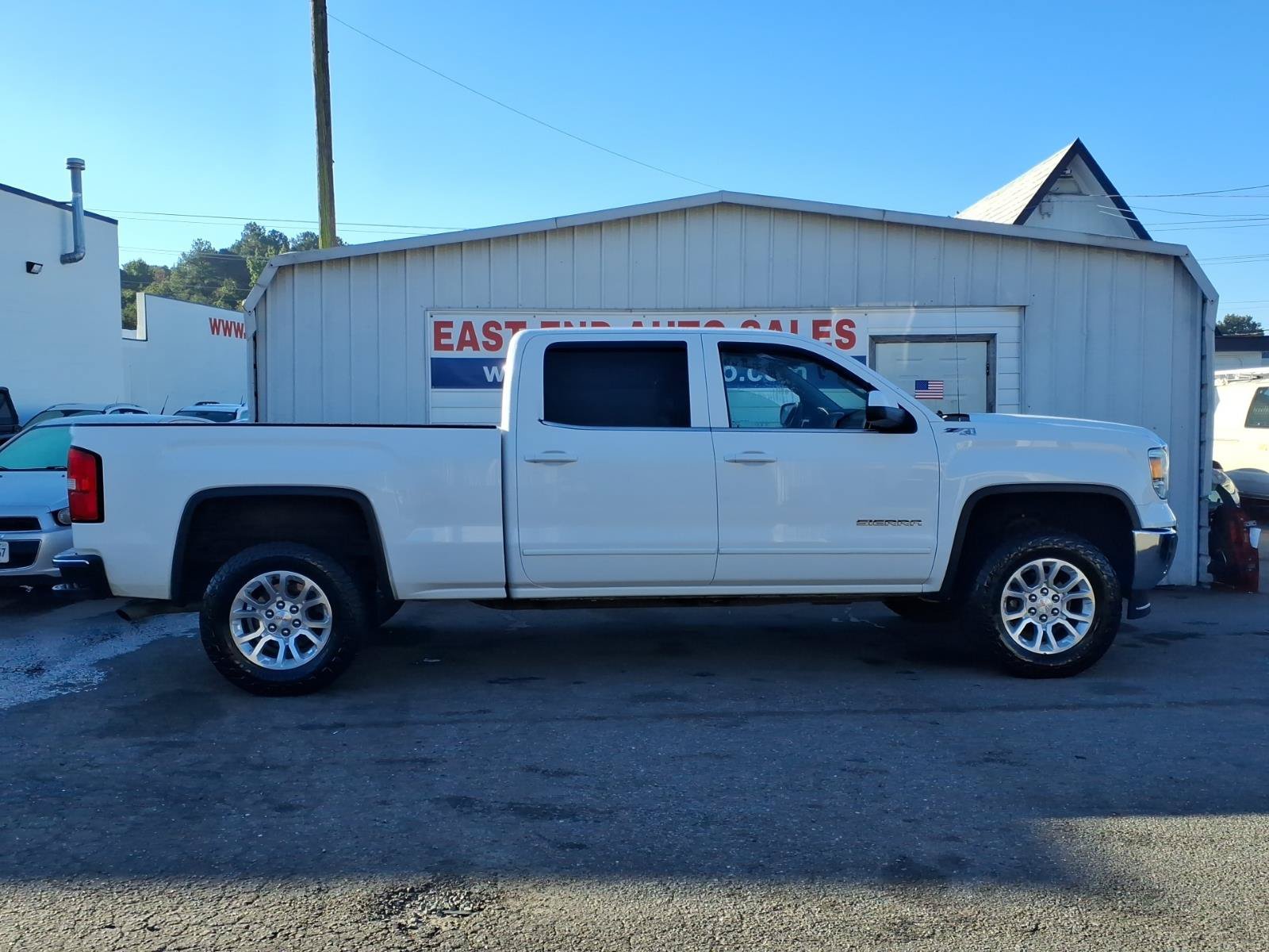 Used 2015 GMC Sierra 1500 SLE w/ SLE Value Package AWD/4WD image 2