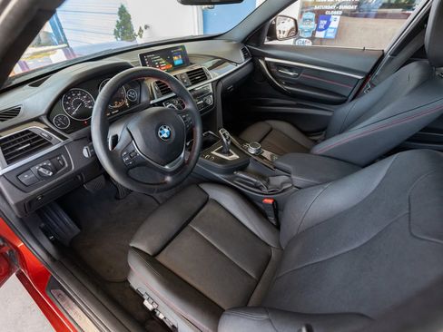 Used 2018 BMW 330i xDrive Sedan AWD/4WD image 18