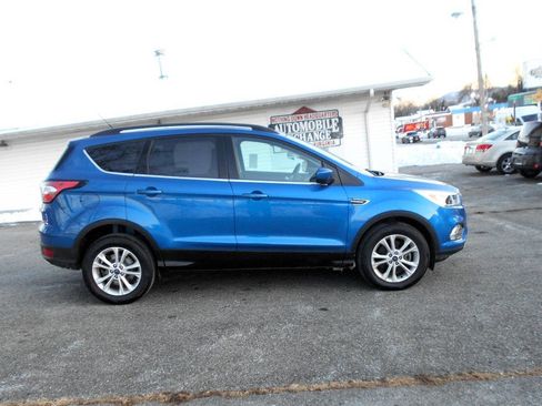 Used 2018 Ford Escape SE image 4