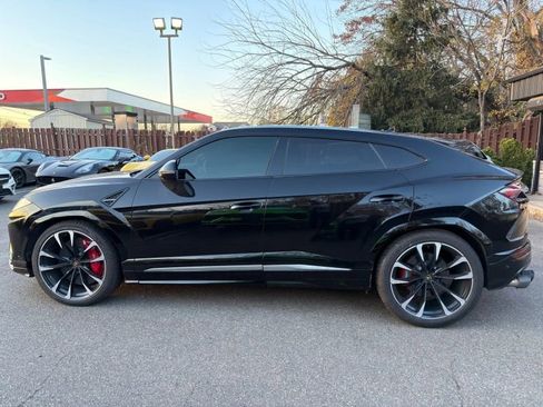 Used 2020 Lamborghini Urus Sport Utility 4D image 3