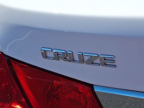 Used 2016 Chevrolet Cruze LTZ FWD image 29