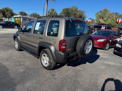 Used 2006 Jeep Liberty Sport image 6