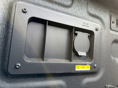 Used 2025 Ford Ranger XLT w/ FX4 Off-Road Package image 13