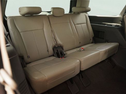 Used 2020 Ford Expedition XLT w/ Equipment Group 202A RWD image 16