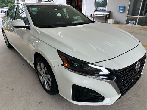Used 2023 Nissan Altima 2.5 S FWD image 7