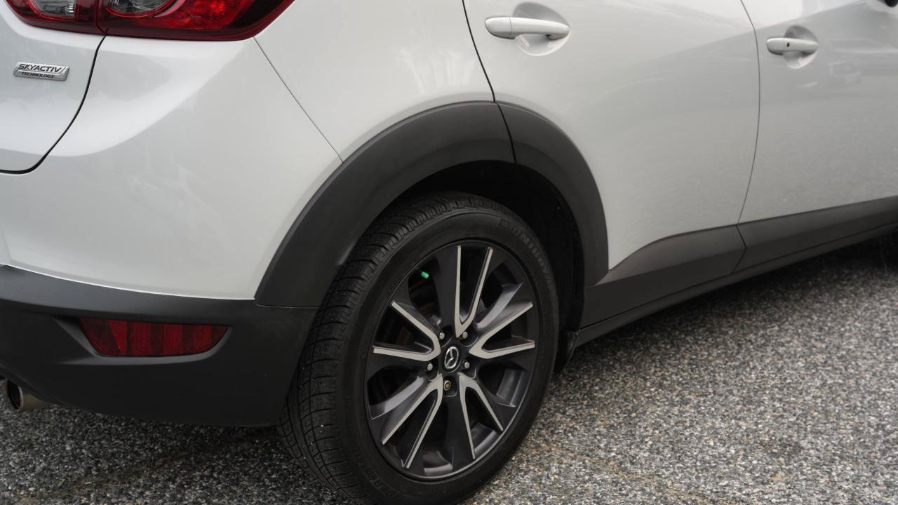 Used 2018 MAZDA CX-3 Touring w/ Preferred Equipment Package FWD image 5