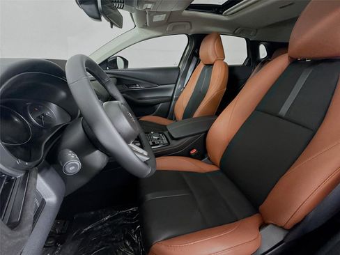 New 2025 MAZDA CX-30 Carbon image 15