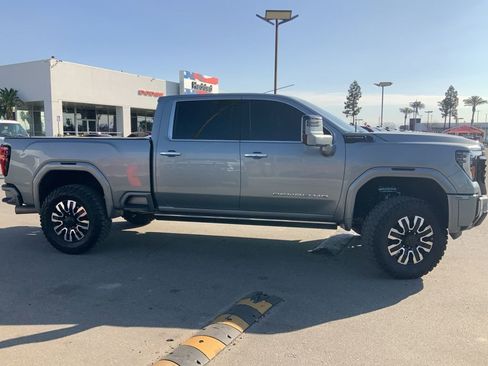 Used 2025 GMC Sierra 2500 Denali Ultimate image 11
